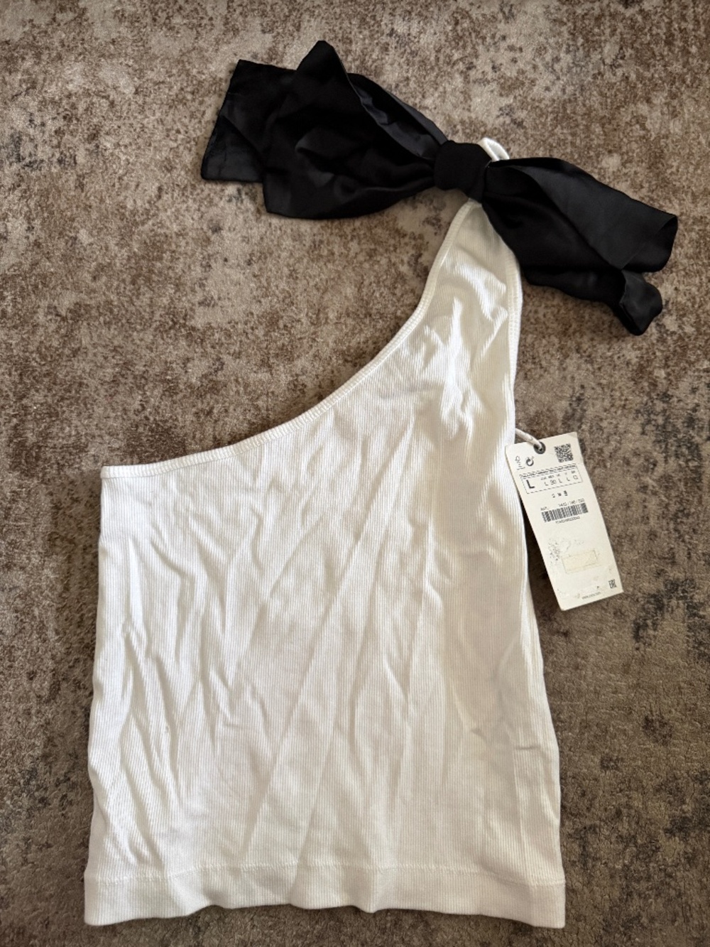 Off the shoulder shirt with bow